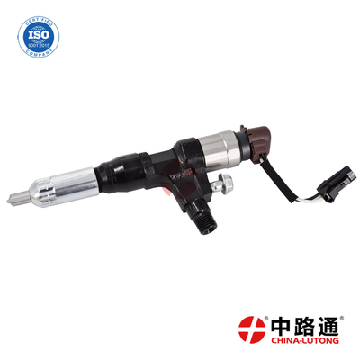 Inyector de combustible diesel común del carril 095000-7050 0950007050 D25-001-900 D25001900 para KOMATSU