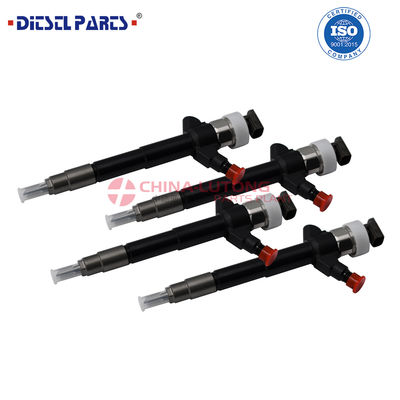 Fuel injector 23670-30300 made of high-speed steel, for diesel engine 2KD-FTV for Toyota Hiace 2.5  2005/07