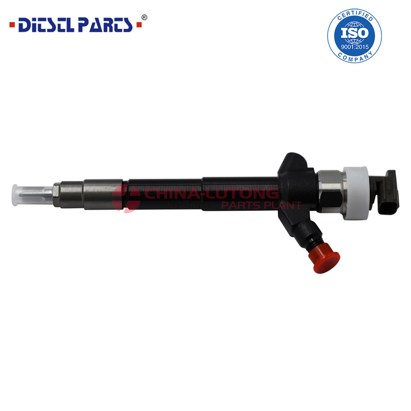 Fuel injector 23670-30300 made of high-speed steel, for diesel engine 2KD-FTV for Toyota Hiace 2.5  2005/07